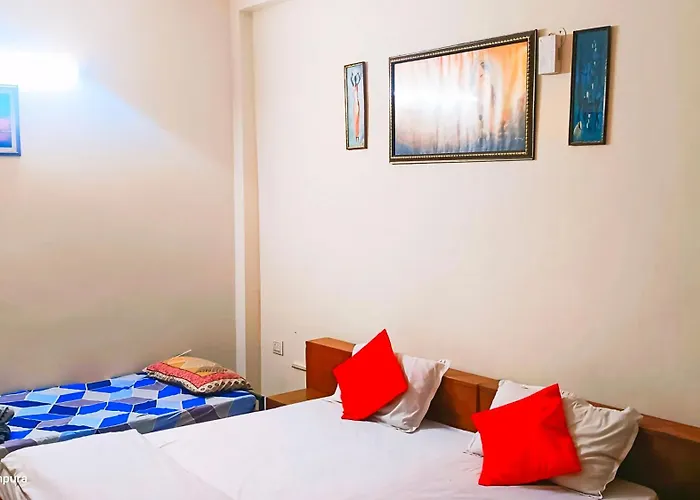 Hotel Apoorva Dlx