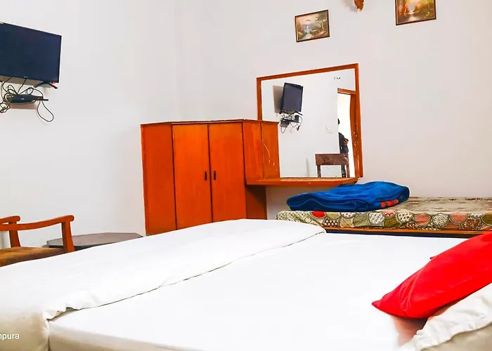 Hotel Apoorva Dlx
