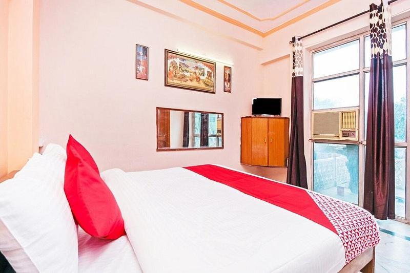 Apoorva Dlx अपार्टमेंट